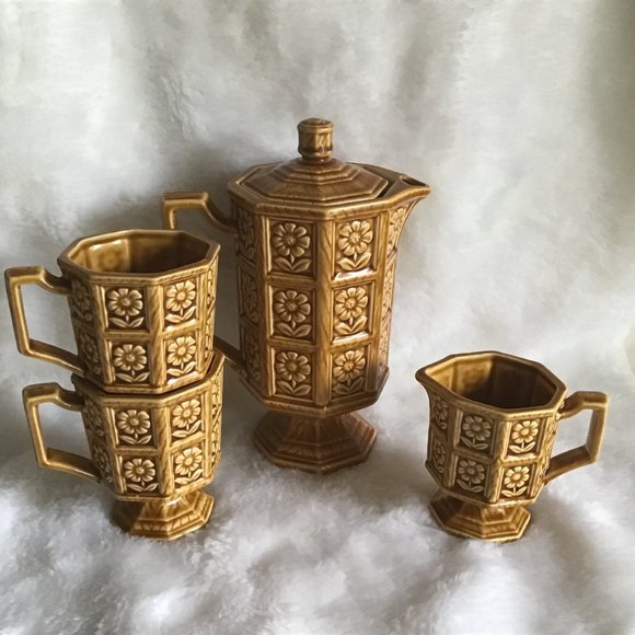 Daisy Embossed Pattern Ceramic Teapot  / Coffee Pot Set VTG 50's - Picture 2 of 7